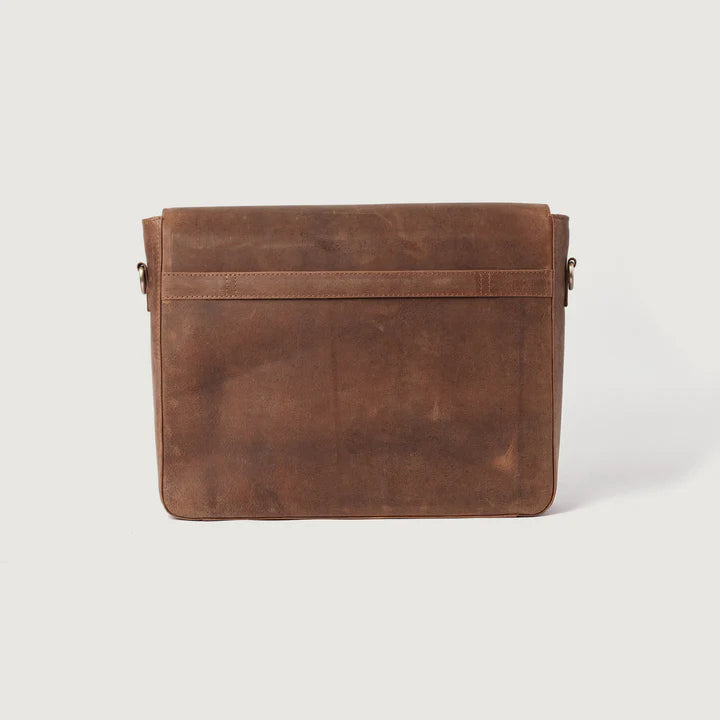 The Carismatico Vintage Tan Brown Leather Messenger Bag